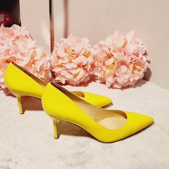 Elegant Yellow Heels - Picture 4 of 7